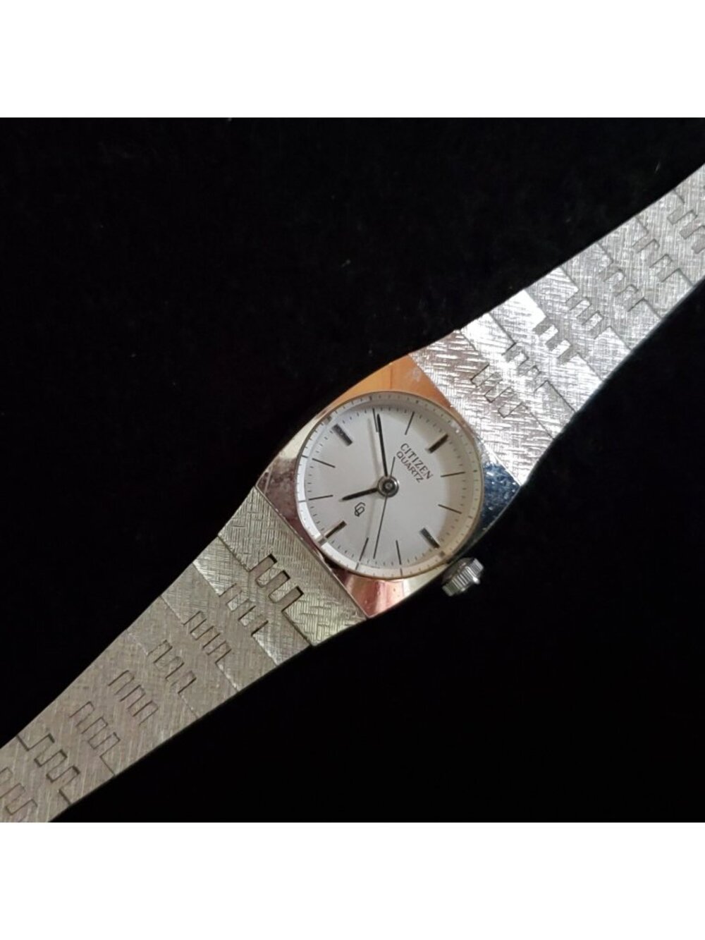 Citizen Watch Womens Quartz Silver Tone Brushed 6" Untested